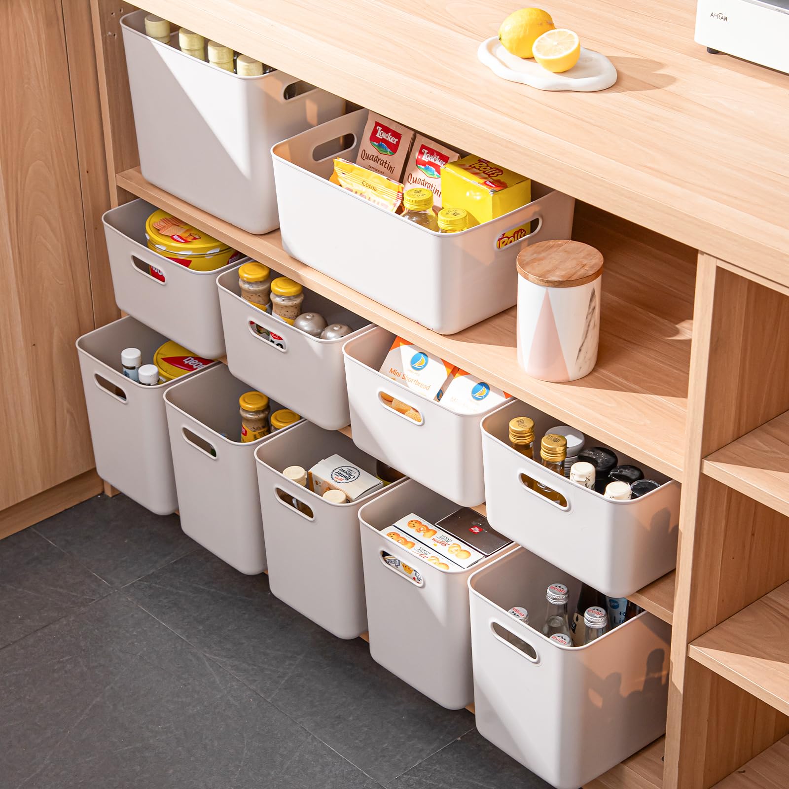 GUMEIGODA storage bins in bedroom closet help reduce clutter.