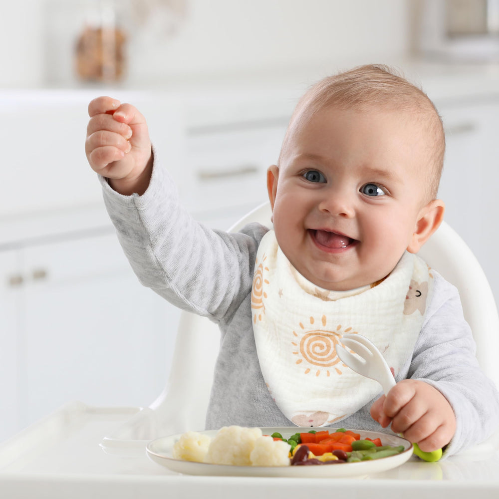 GUNTAIL muslin cotton bib texture close-up emphasizes skin-friendly softness.