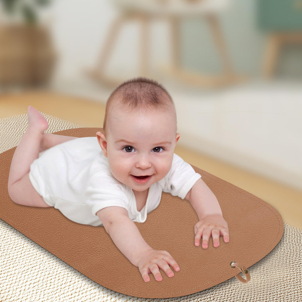 GUNTAIL waterproof faux leather surface resists spills during messy diaper changes.