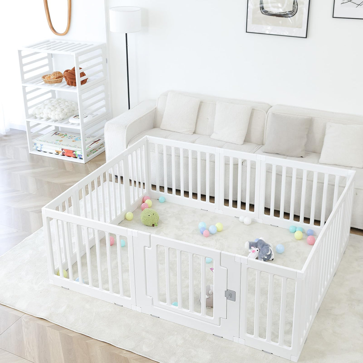 Gupamiga Playpen panels connected for quick setup, matching the product’s easy-in-10-minutes promise.