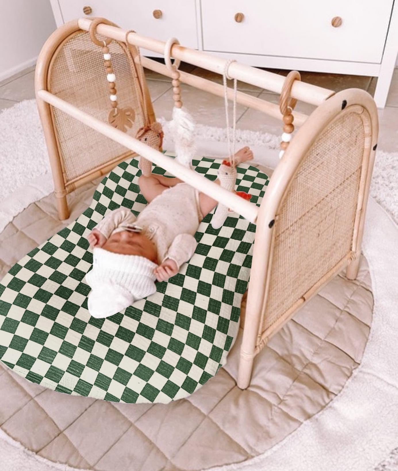 Guruixu Muslin baby lounger cover machine-washable shot highlights convenient cleaning