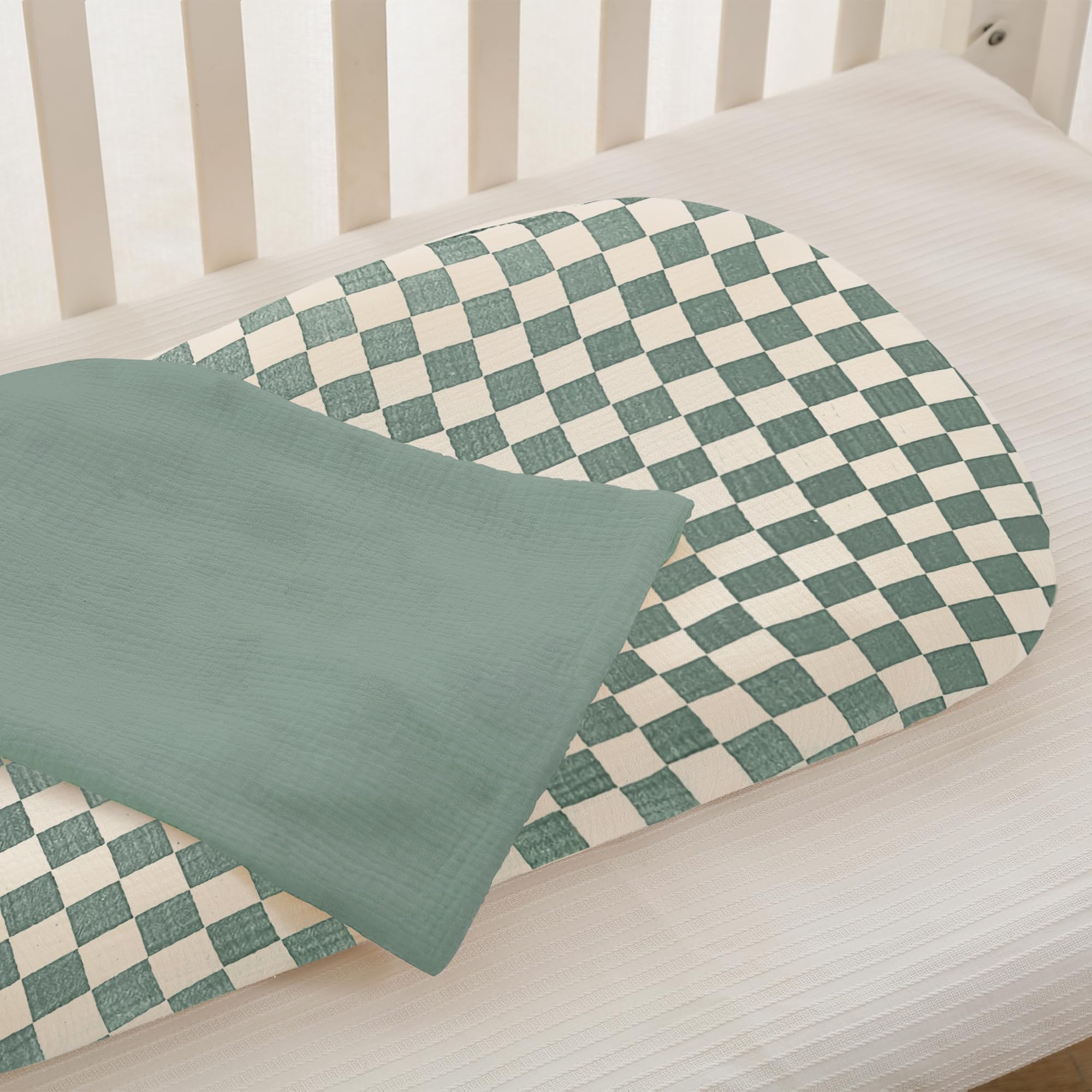 Guruixu Muslin Baby Lounger Cover secure envelope closure keeps fabric in place.