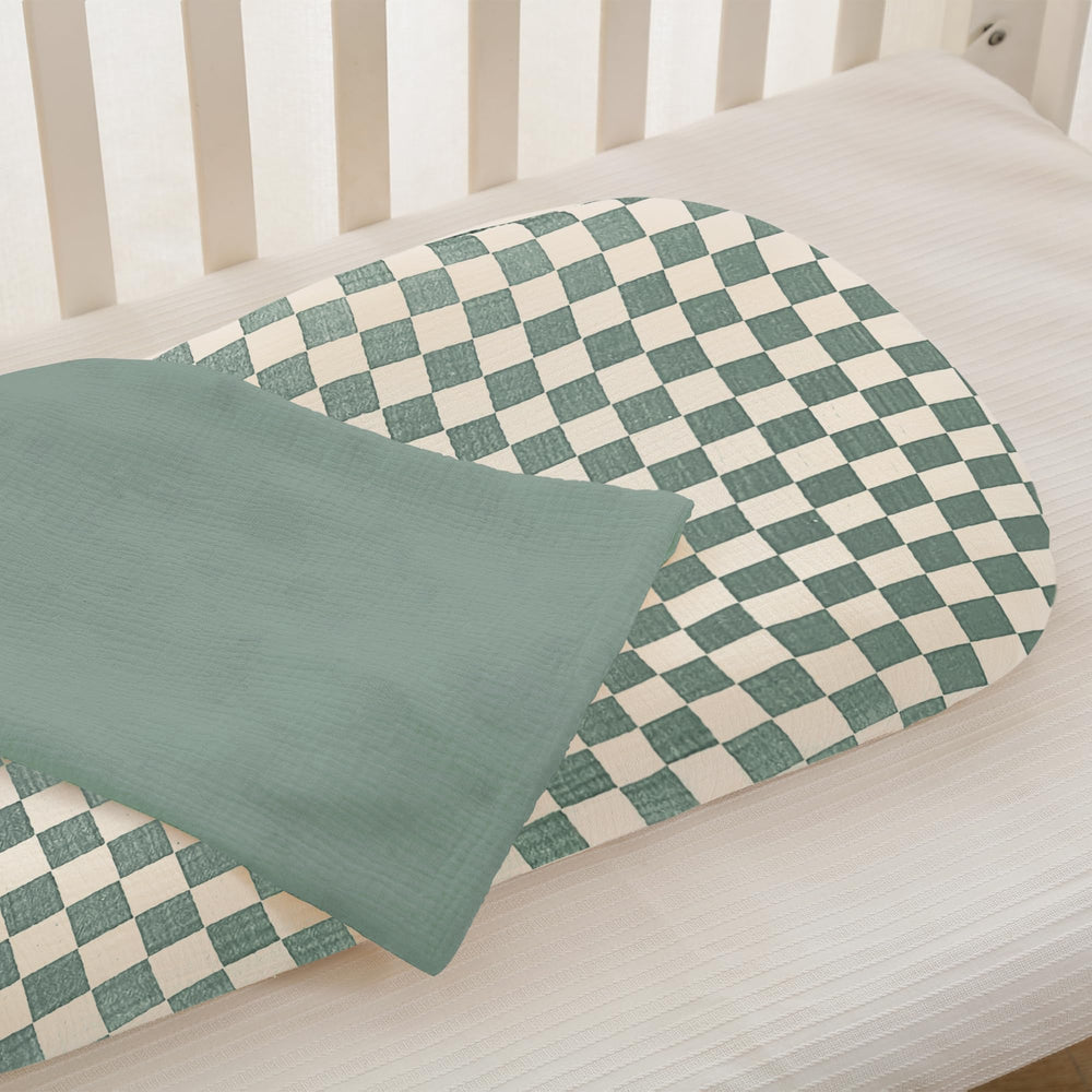 Guruixu Muslin Baby Lounger Cover secure envelope closure keeps fabric in place.
