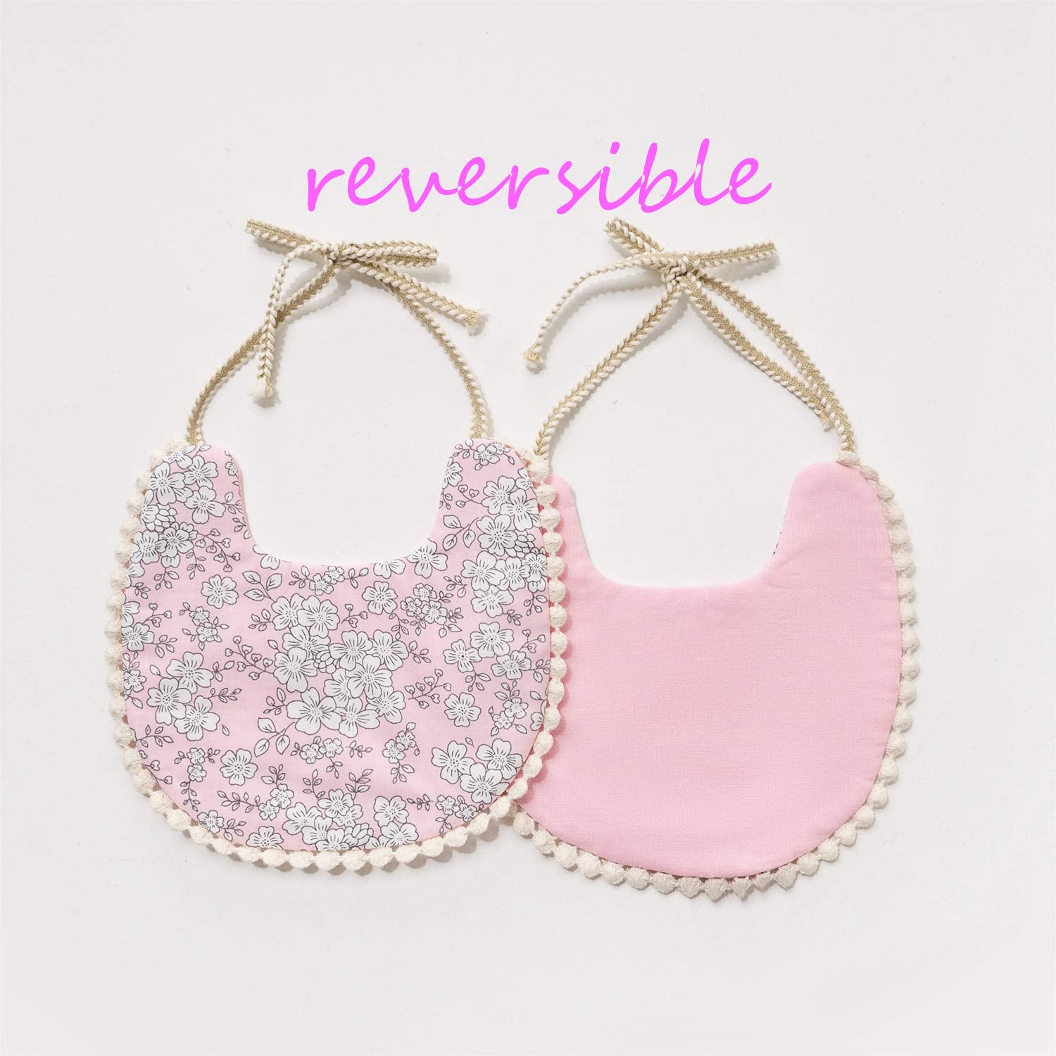 GZMM baby bib four-layer cotton close-up – absorbent fabric helps keep outfits dry.