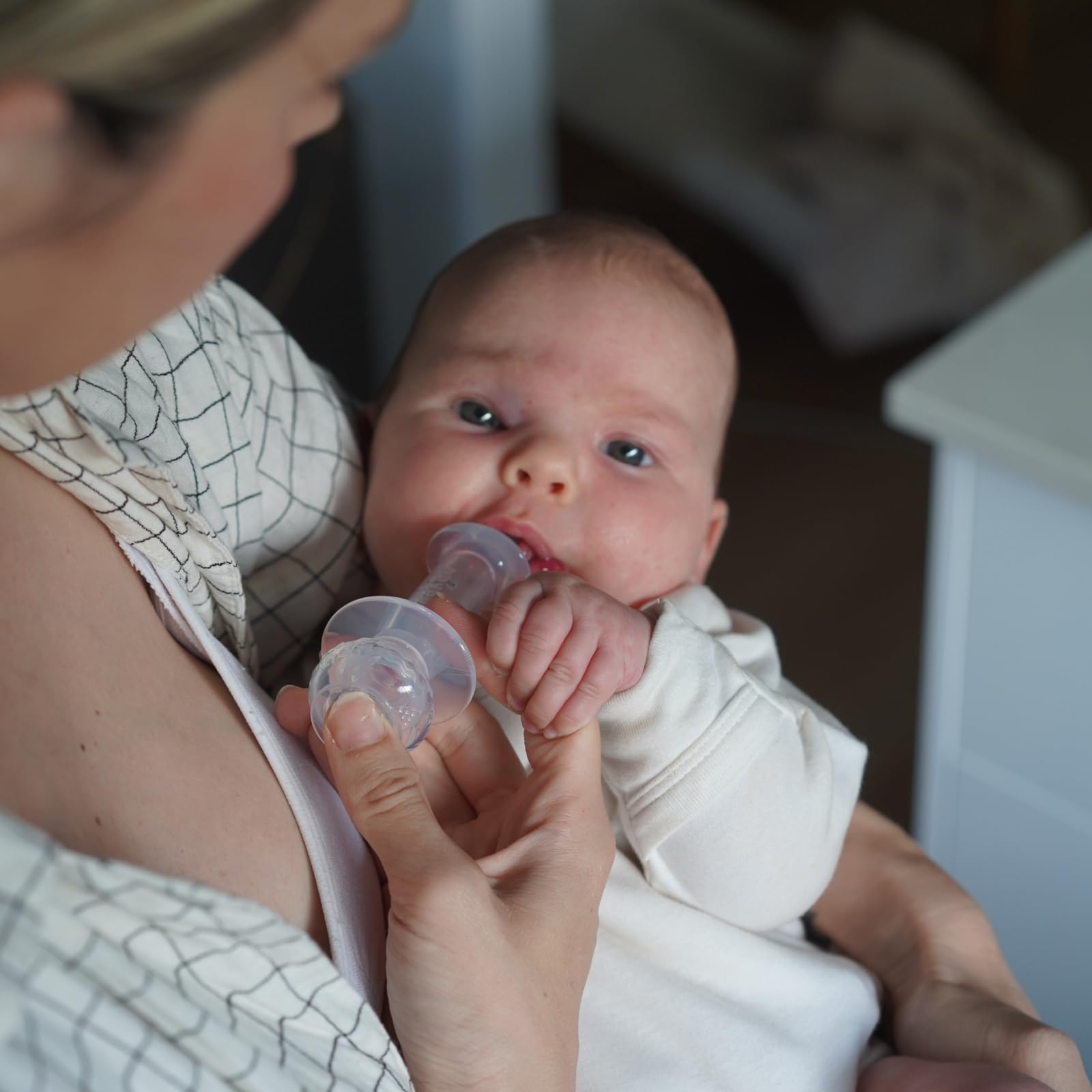 haakaa baby medicine syringe disassembles for easy cleaning and thorough sanitation.