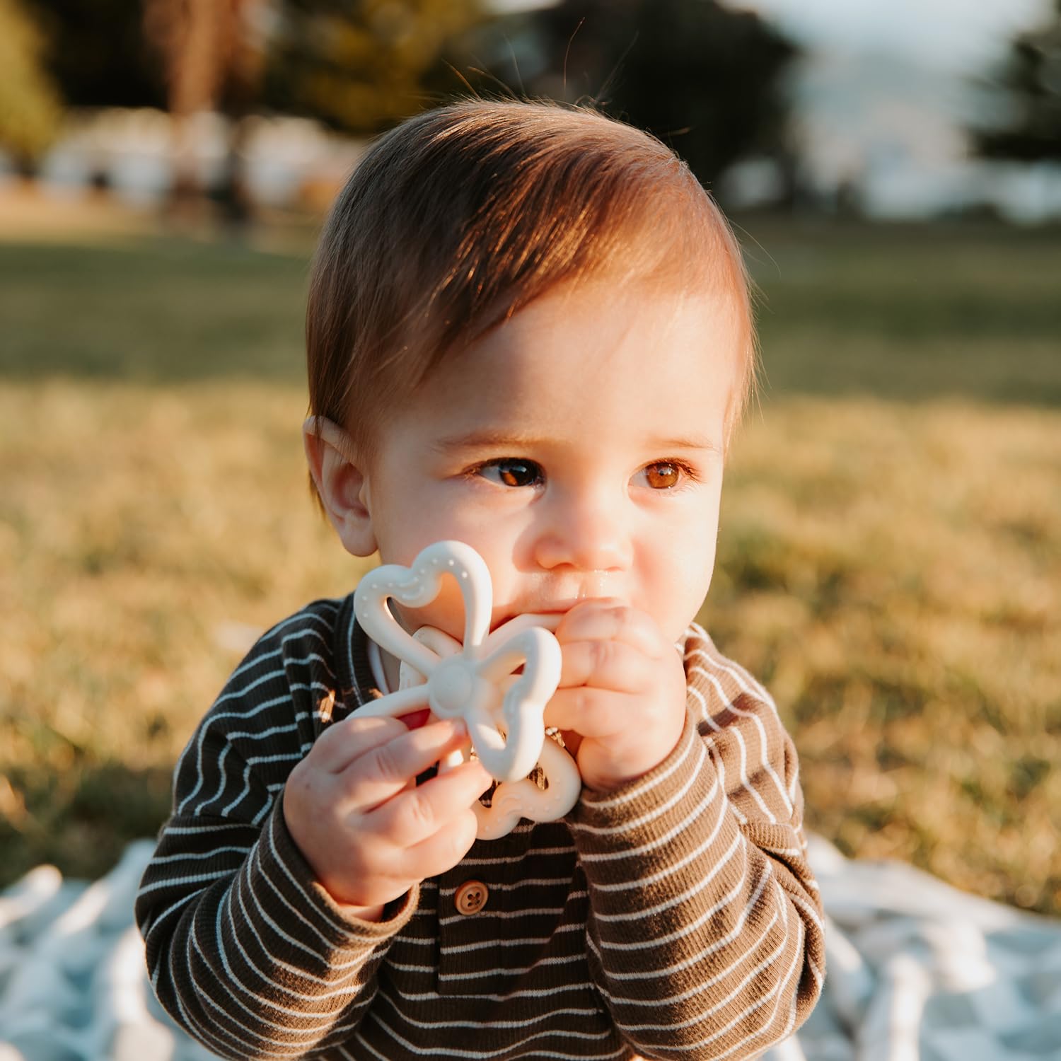 Haakaa clover teether BPA-free label emphasizes baby-safe materials