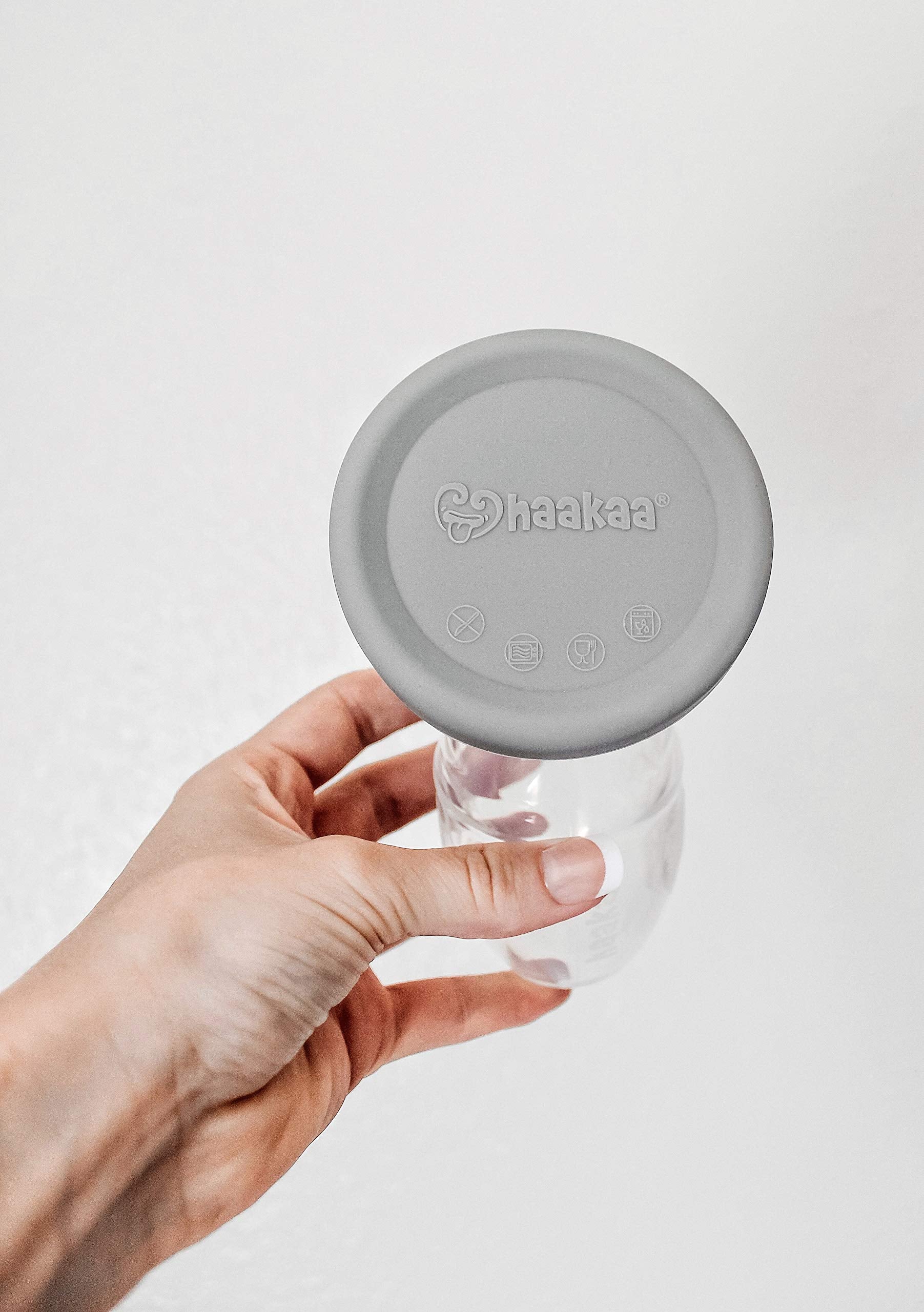 Haakaa Gen 2 patented design highlights easy one-handed use.