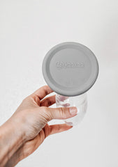 Haakaa Gen 2 patented design highlights easy one-handed use.