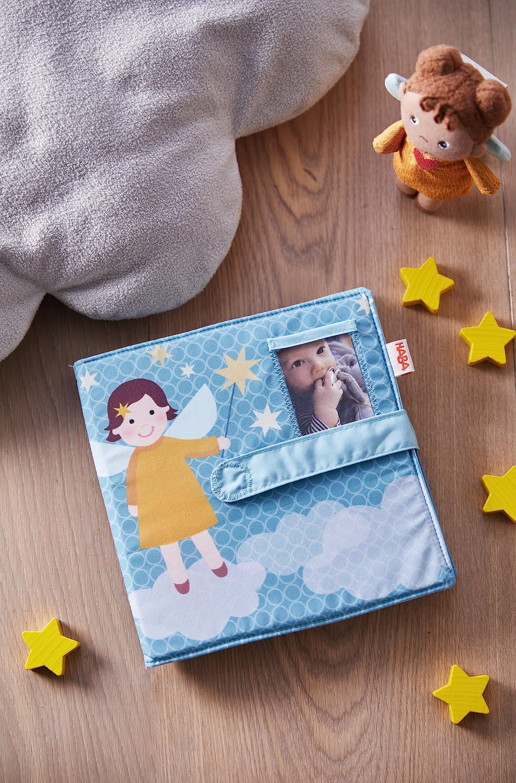 HABA baby photo album 8-photos highlight compact keepsake for first-year memories.