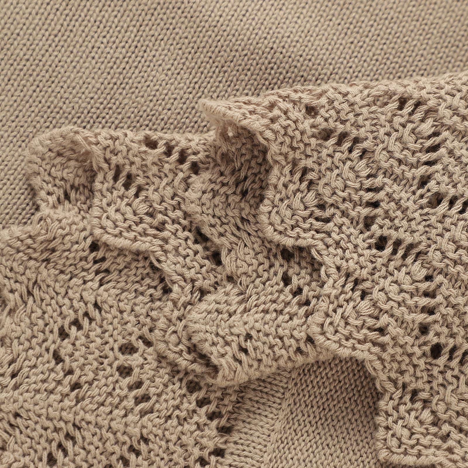 Hadetoto baby blanket gift packaging presentation suggests ideal baby shower gift.