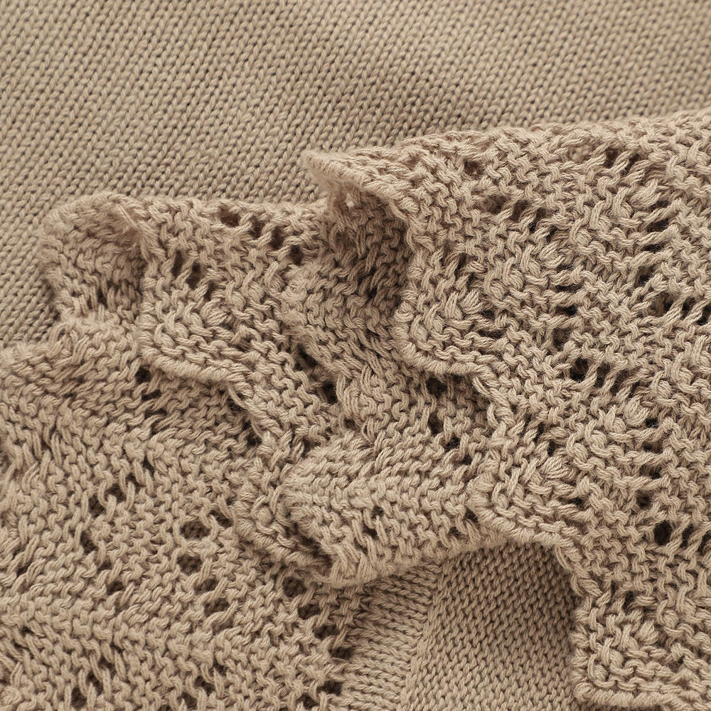 Hadetoto baby blanket gift packaging presentation suggests ideal baby shower gift.
