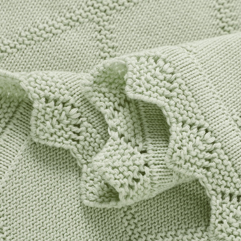 Hadetoto knit baby blanket gender neutral design suitable for boys and girls
