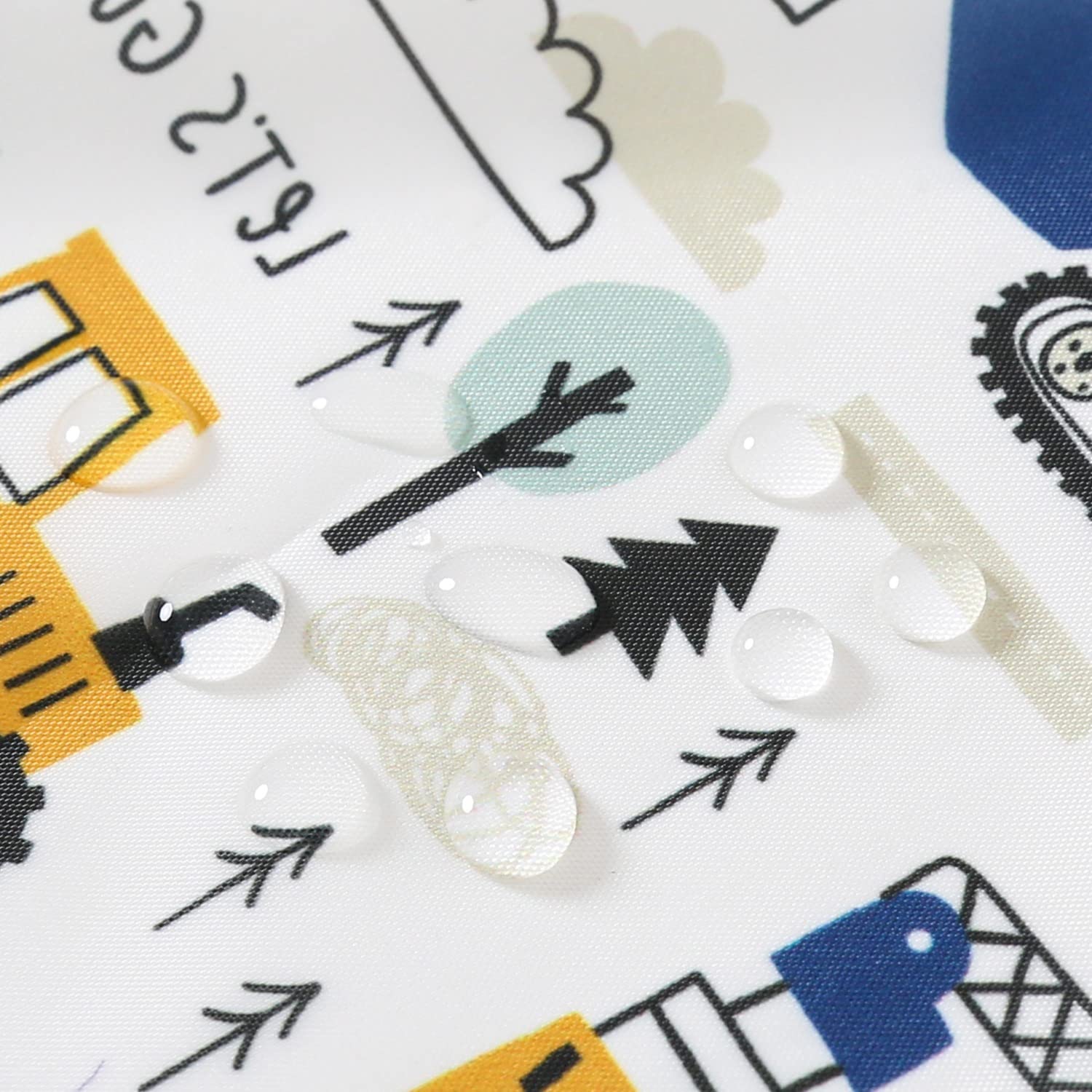 Hafftnun bib snack pocket use emphasizes storage for on-the-go snacks