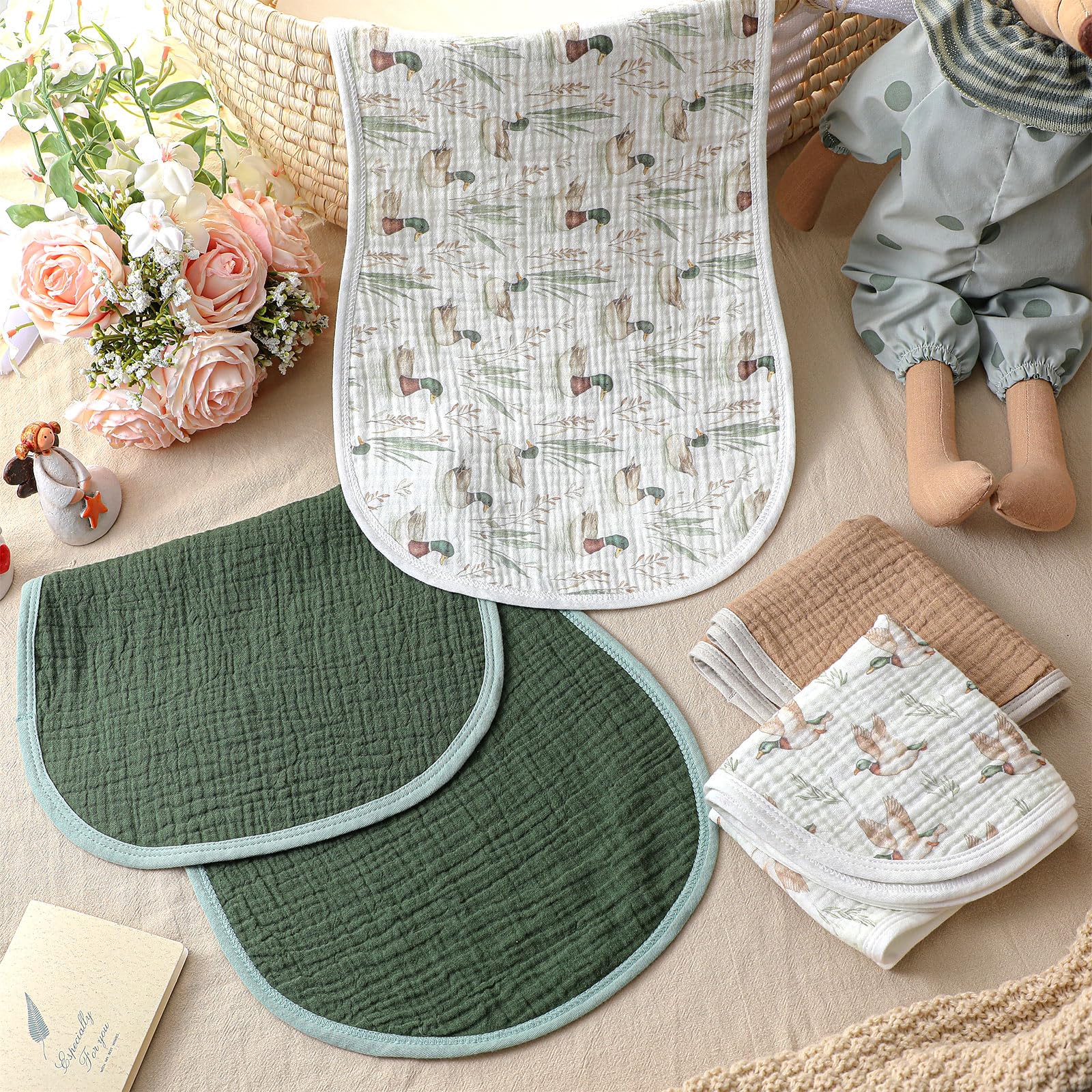 Hahafelt 4-piece gift set for new moms and newborns