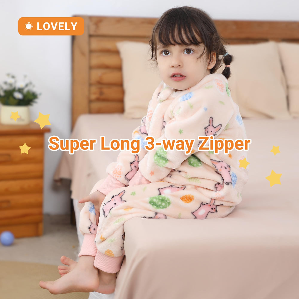 HAHASHOW roomy design sleepsack prevents tangling as babies roll and play.