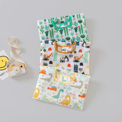 HaimoBurg-mealtime bib on toddler during snacks shows soft comfort and easy clean-up.