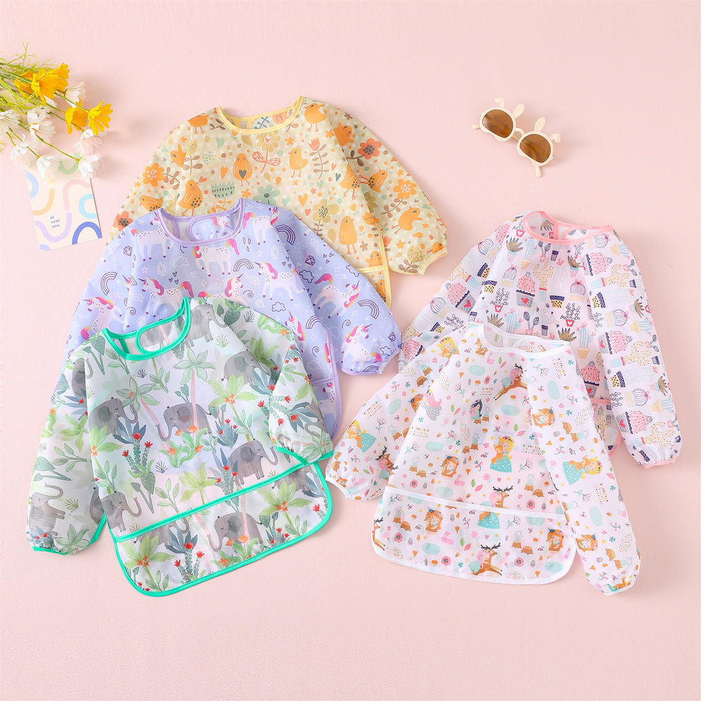 HaimoBurg long-sleeved bibs protect clothing during mealtime mess.