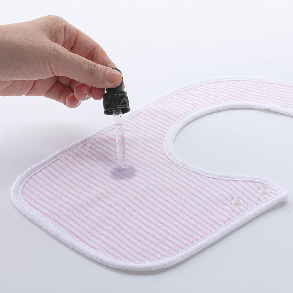 Hakochia adjustable side snaps demonstrated for neck size fitting