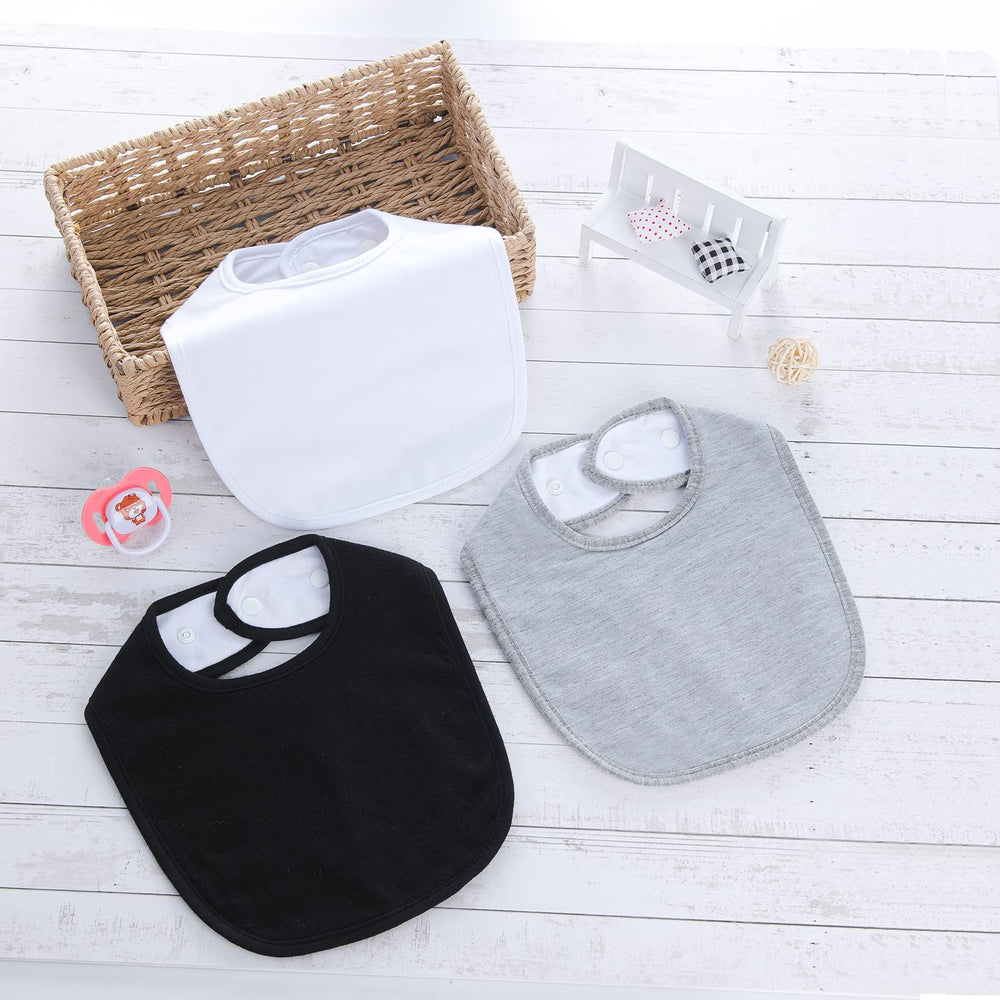 Hakochia bib organic cotton soft-touch close-up emphasizes skin-friendly fabric.
