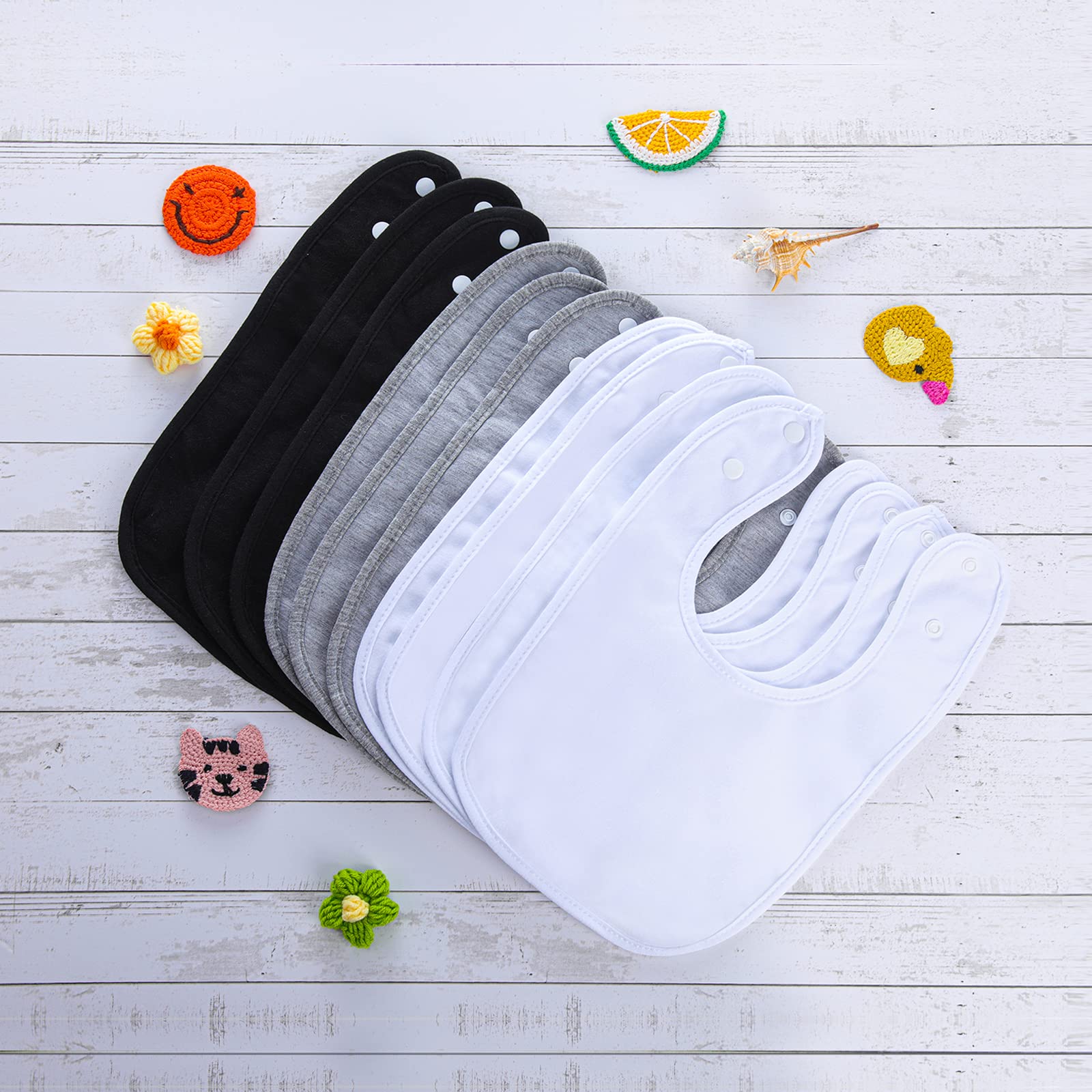 Hakochia unisex solid color bib offers versatile everyday use.