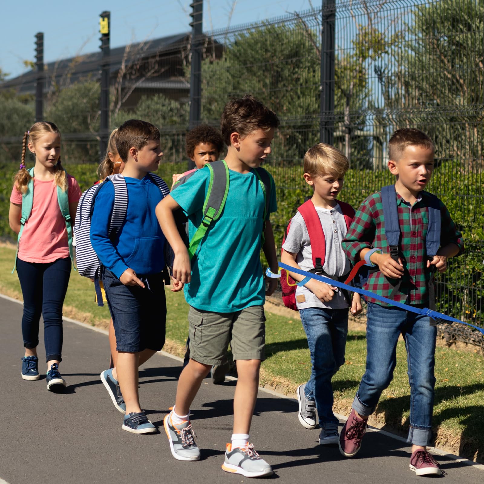 Haktoys walking rope expandable connection enables larger groups when needed