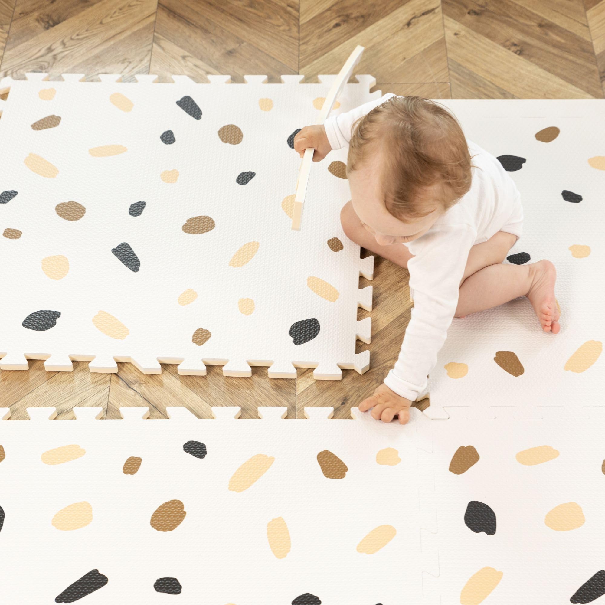 Hakuna Matte odorless, non-toxic mat meets toy safety standards.