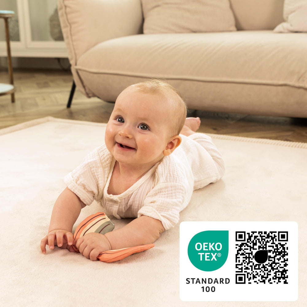 Hakuna Matte cleaning-friendly surface for quick wipe-downs.