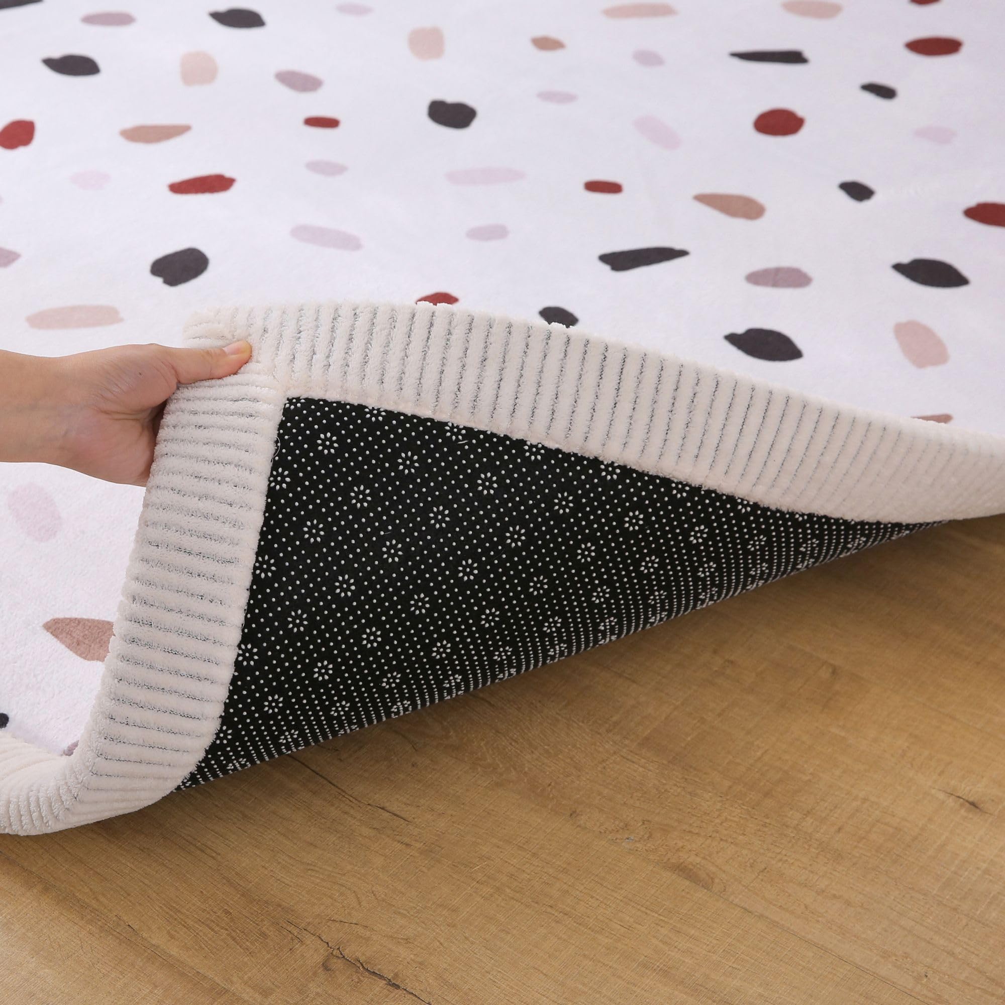Hakuna Matte Eco-packaging reduces waste and shipping emissions.