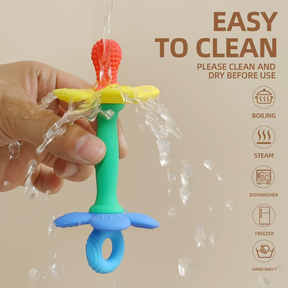 HALAA VAUVA lightweight-on-the-go teether is easy to carry.