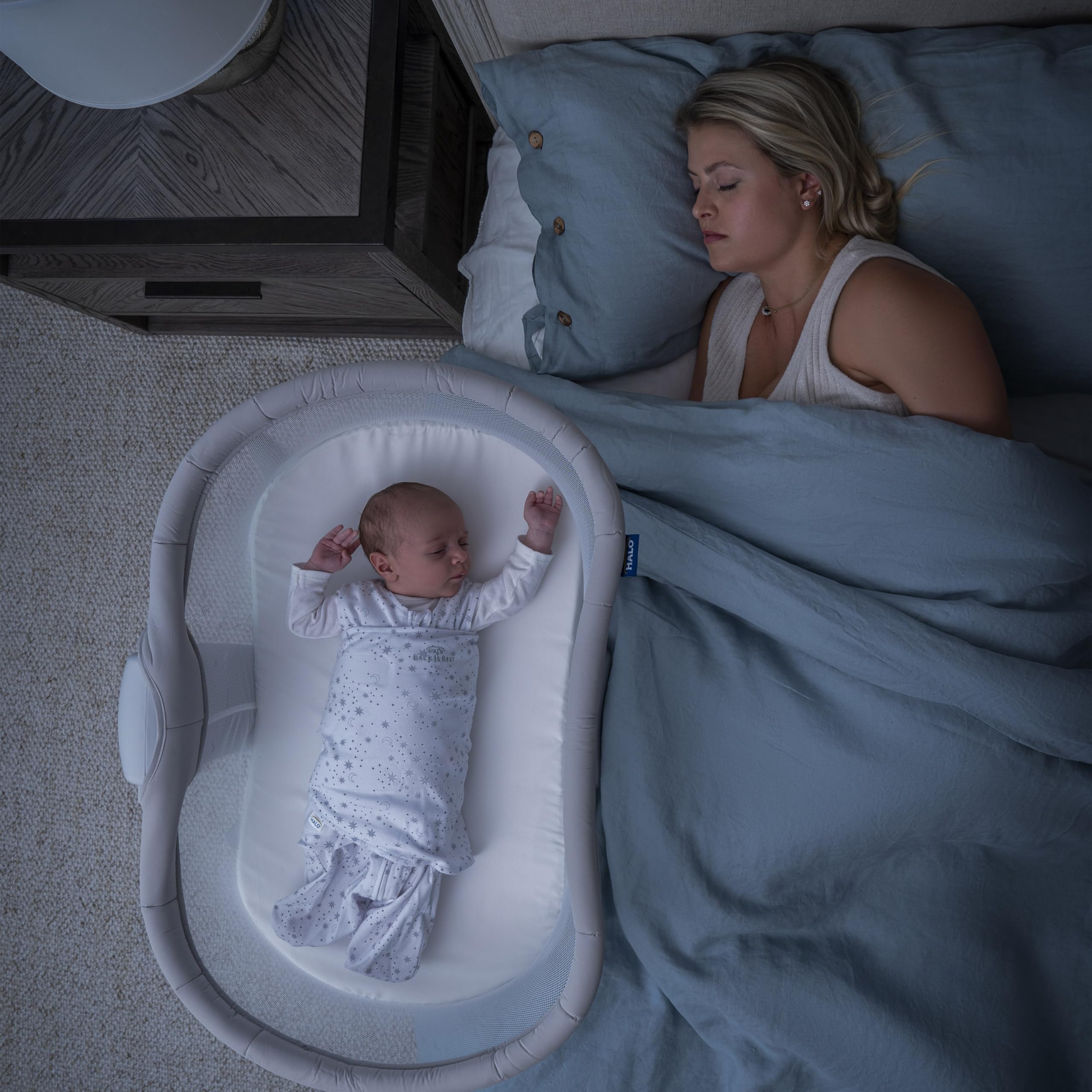 HALO BassiNest 360-rotation for seamless bed-side access and positioning.