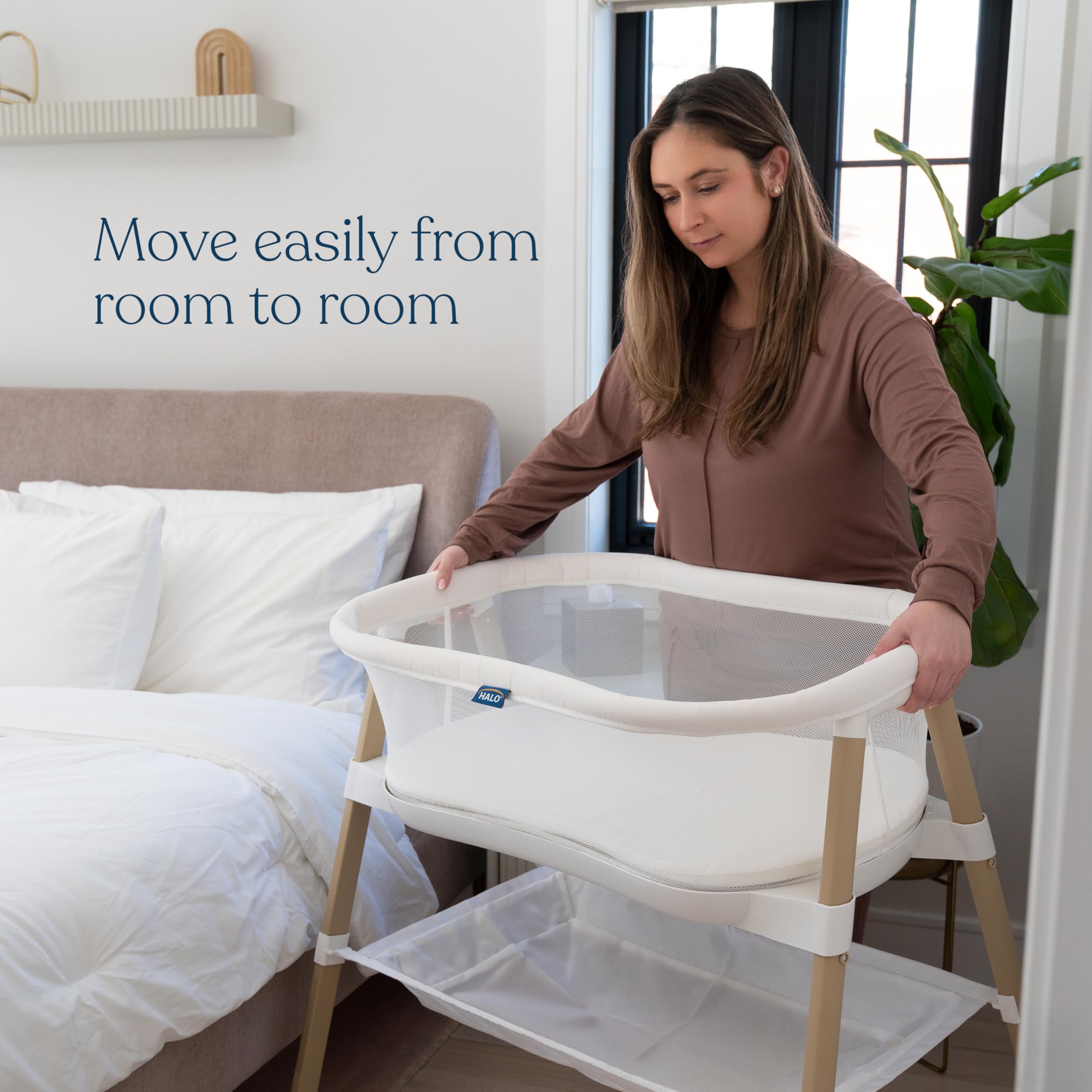Halo BassiNest Essential Sleeper bedside-setup fits small spaces.