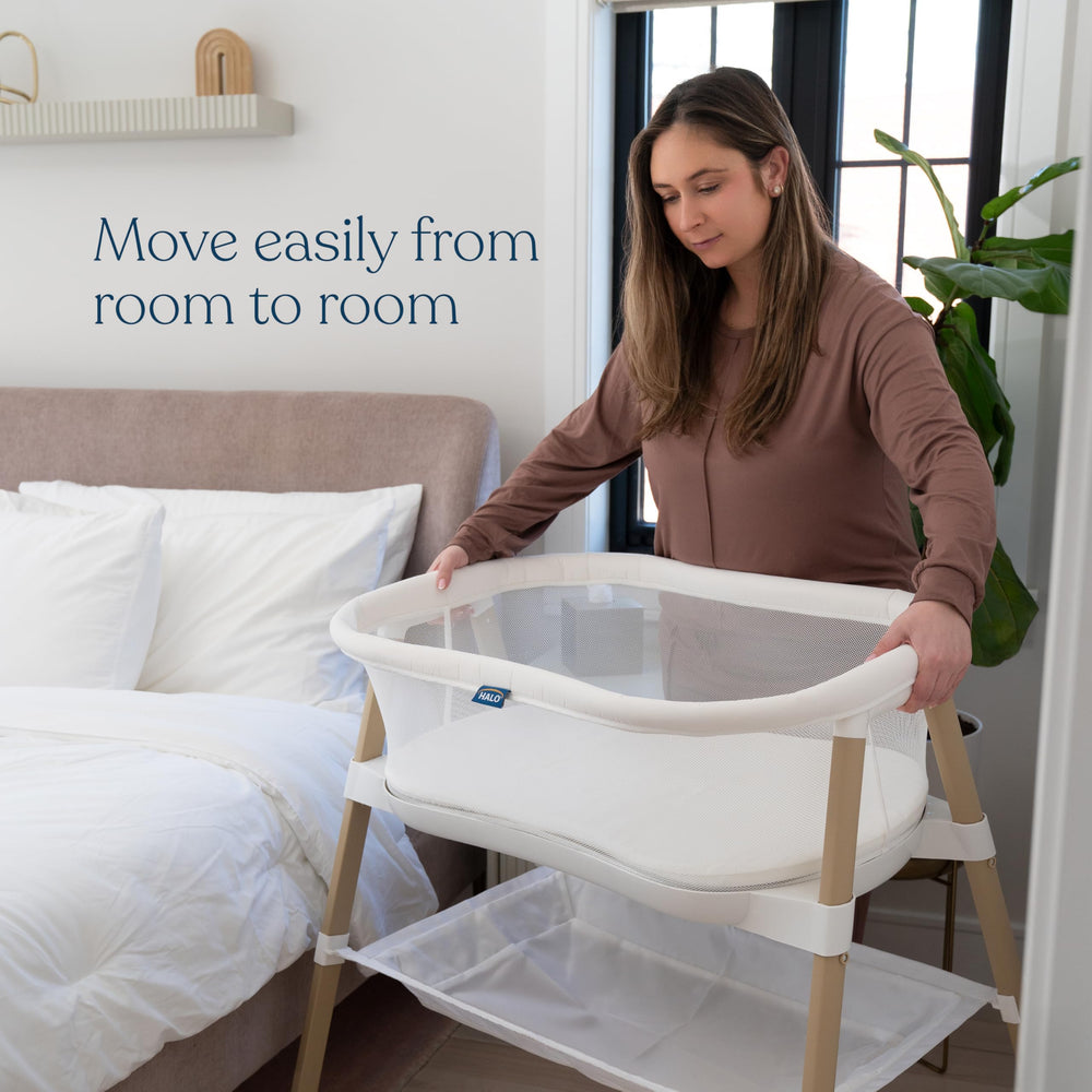 Halo BassiNest Essential Sleeper bedside-setup fits small spaces.