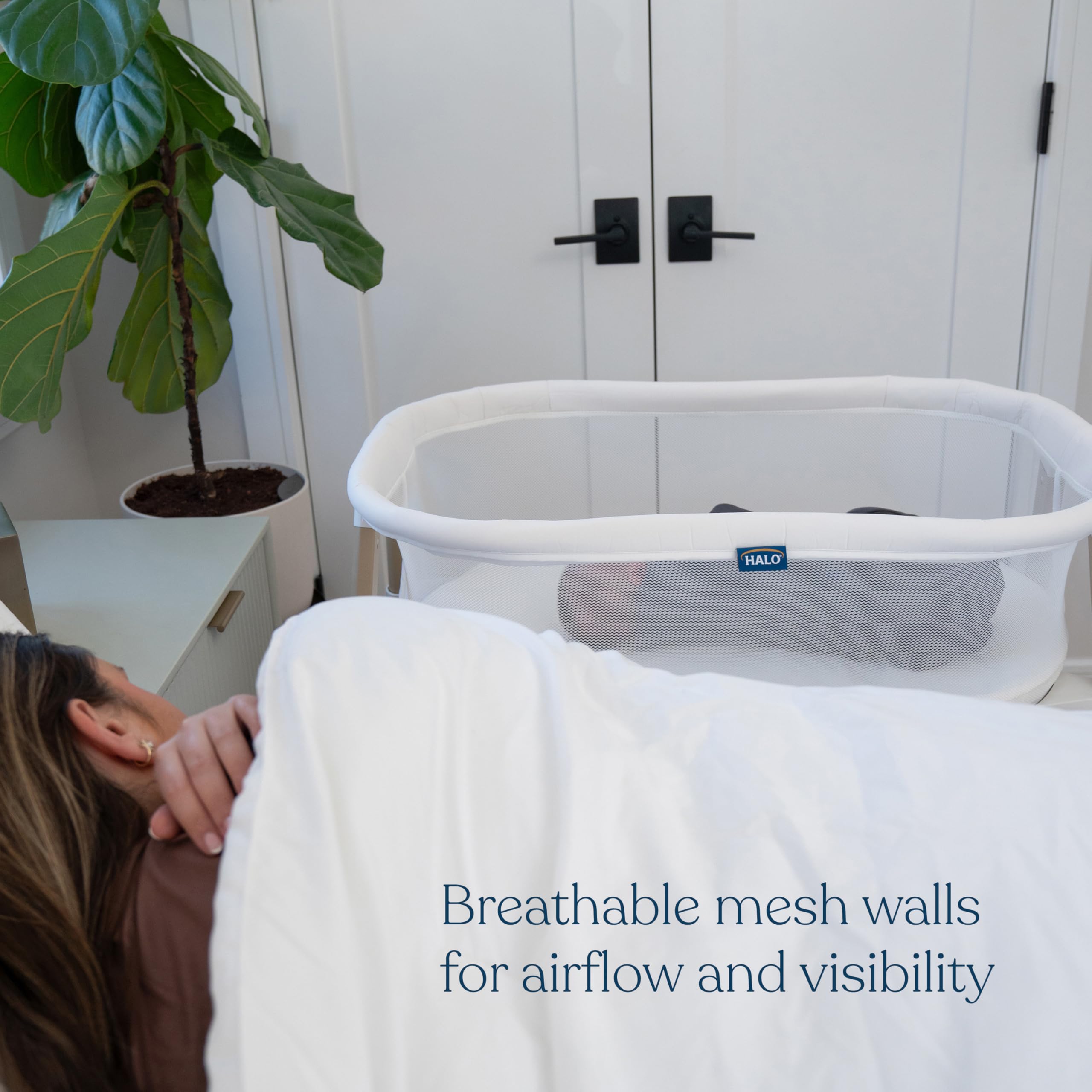 Halo BassiNest Essential Sleeper tool-free-assembly simplifies setup in minutes.