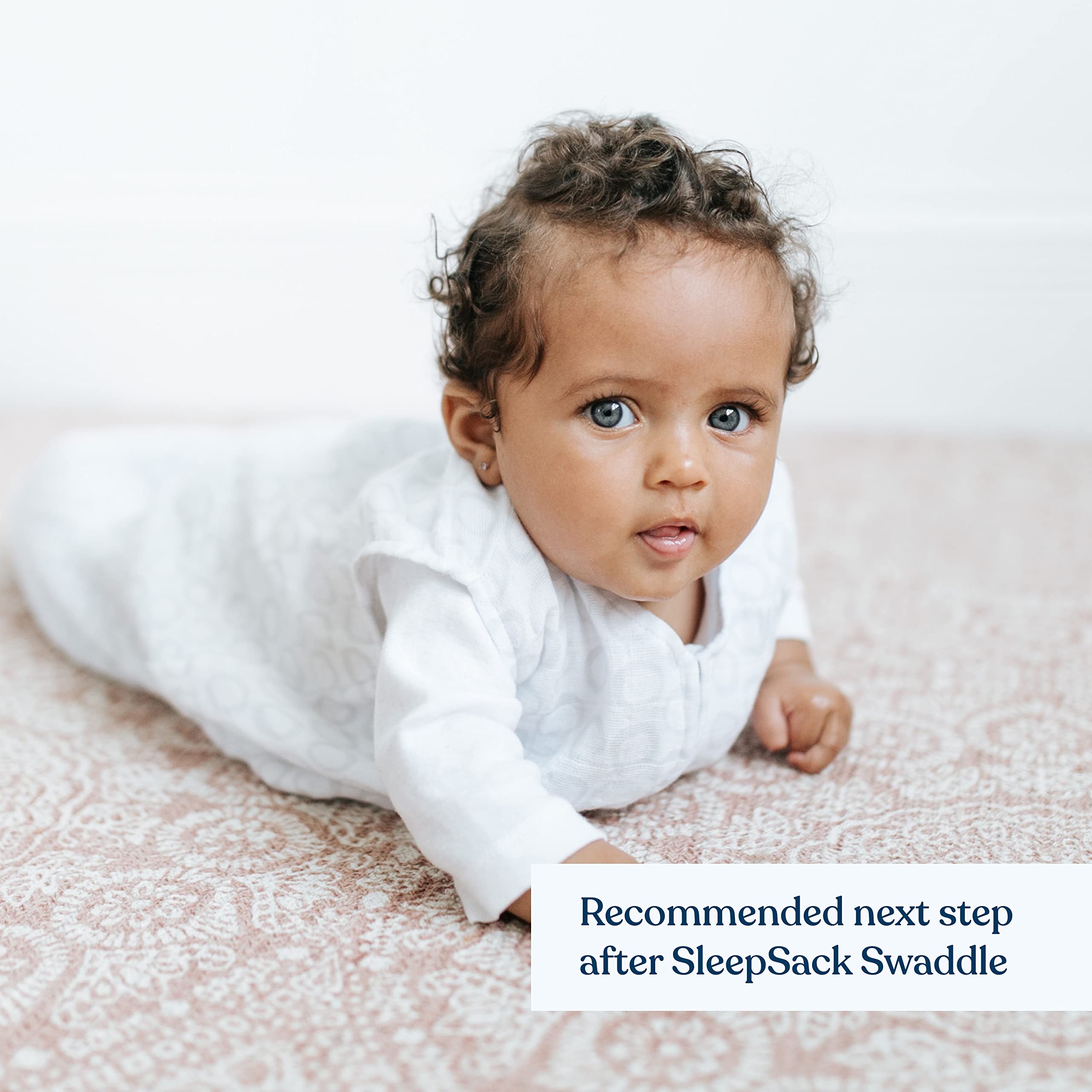 HALO Sleepsack bottom zipper enables easy diaper changes without waking baby.