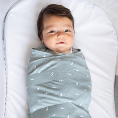 HALO Sleepsack Swaddle showing 3-way adjustable fasteners