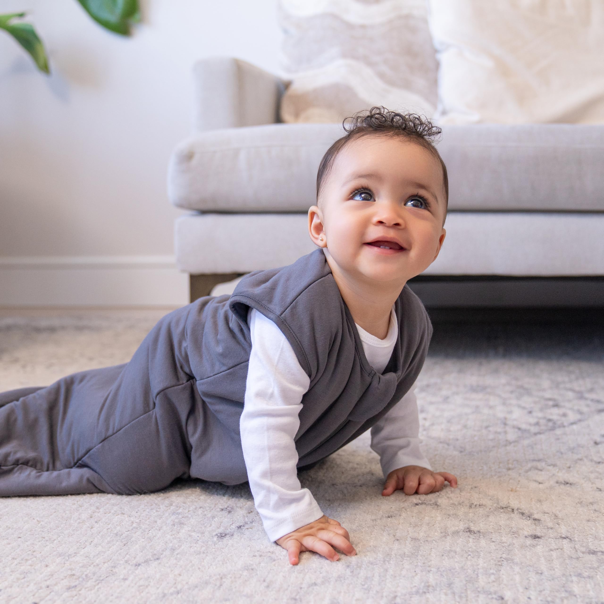 HALO SuperSoft sleep sack with neckline guard protects skin during zipping.