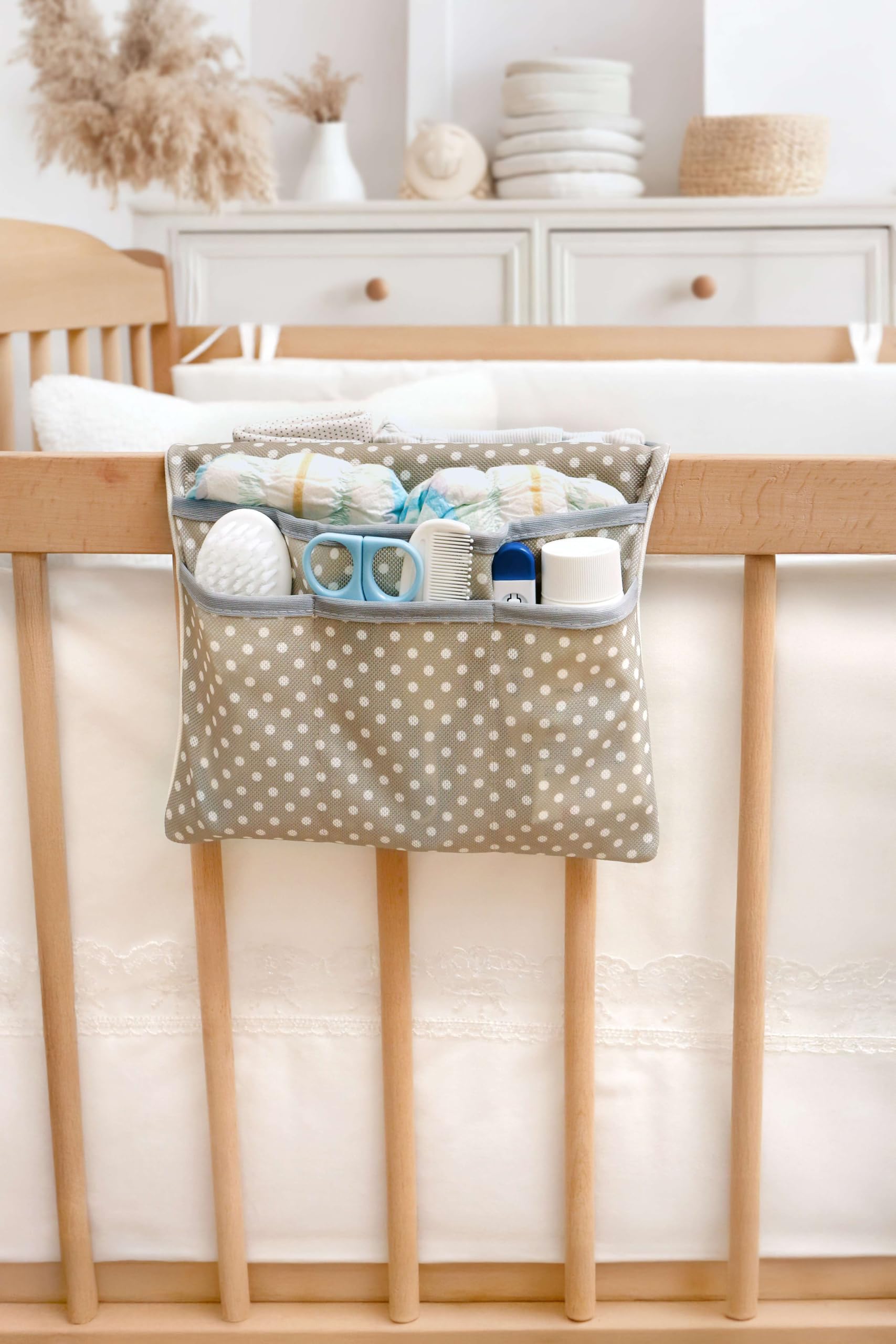 HAMUR HOME handbag-compact-size highlights portable design for quick trips or errands.