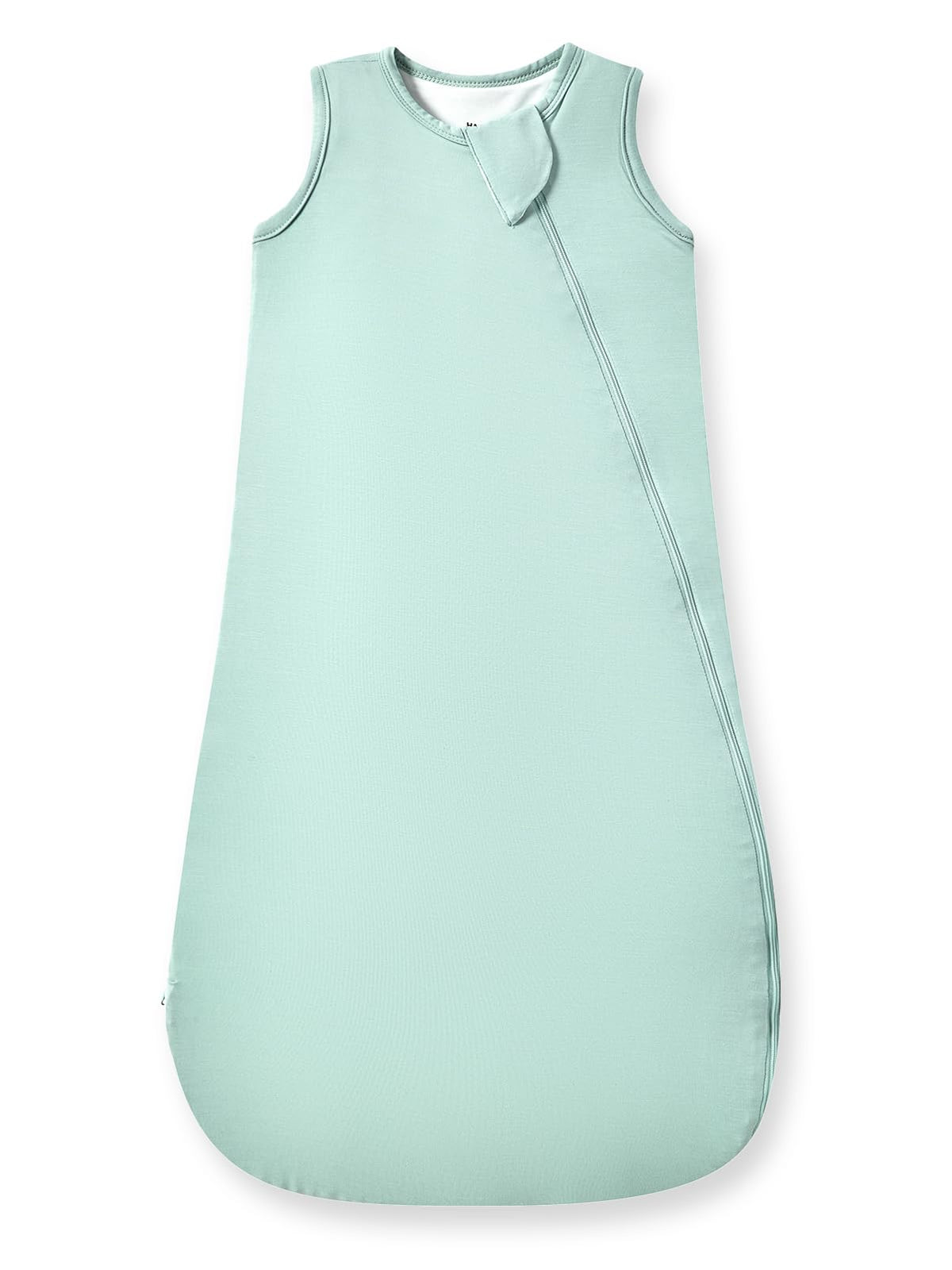 HAPIU sleep sack in sage with 2-way zipper for easy diaper changes and cozy sleep.