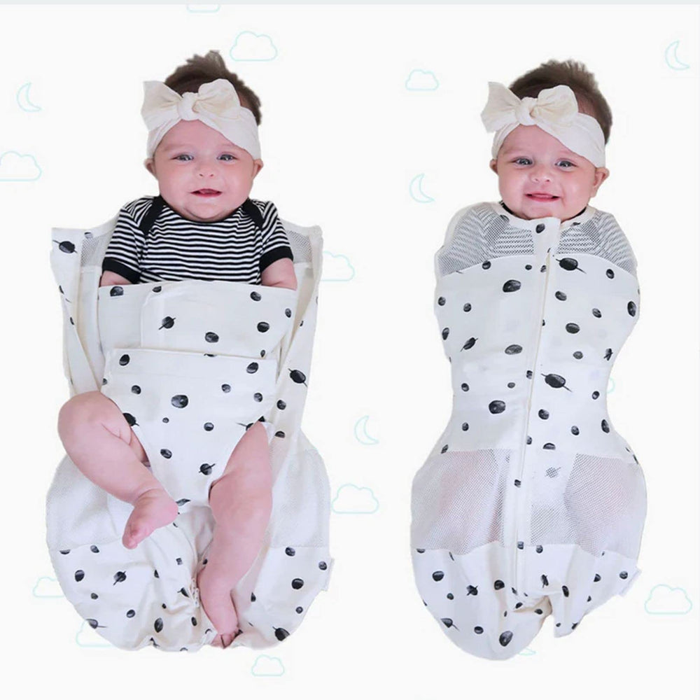 Top zipper on Sleepea Ivory Planets enables quick nighttime diaper changes.