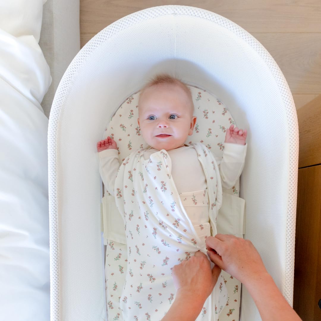 Happiest Baby SNOO Comforter Sack organic cotton shell demonstrates premium comfort and breathability