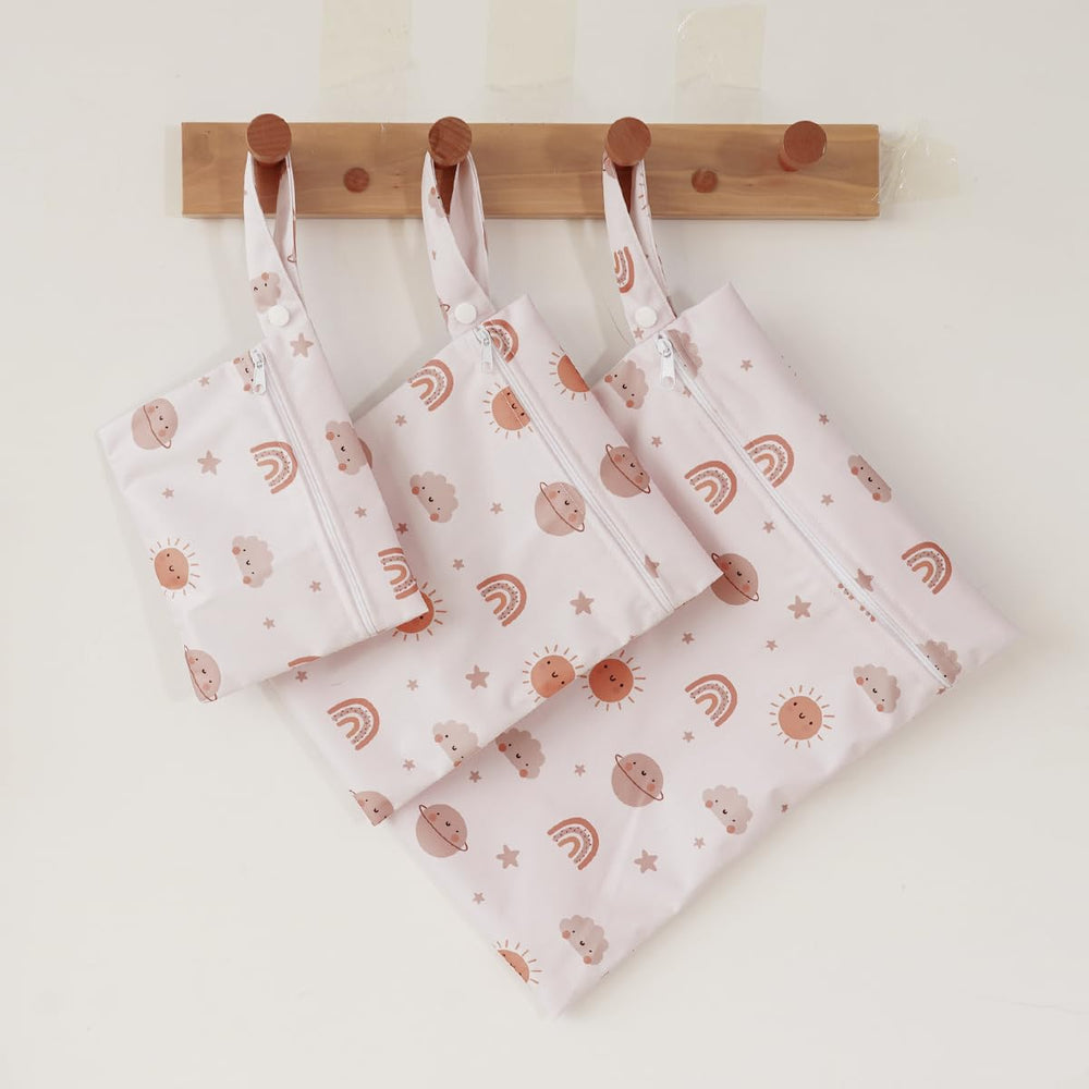 Happy Flute different-sizes wet bags suit cosmetics, clothes, and swimsuits.
