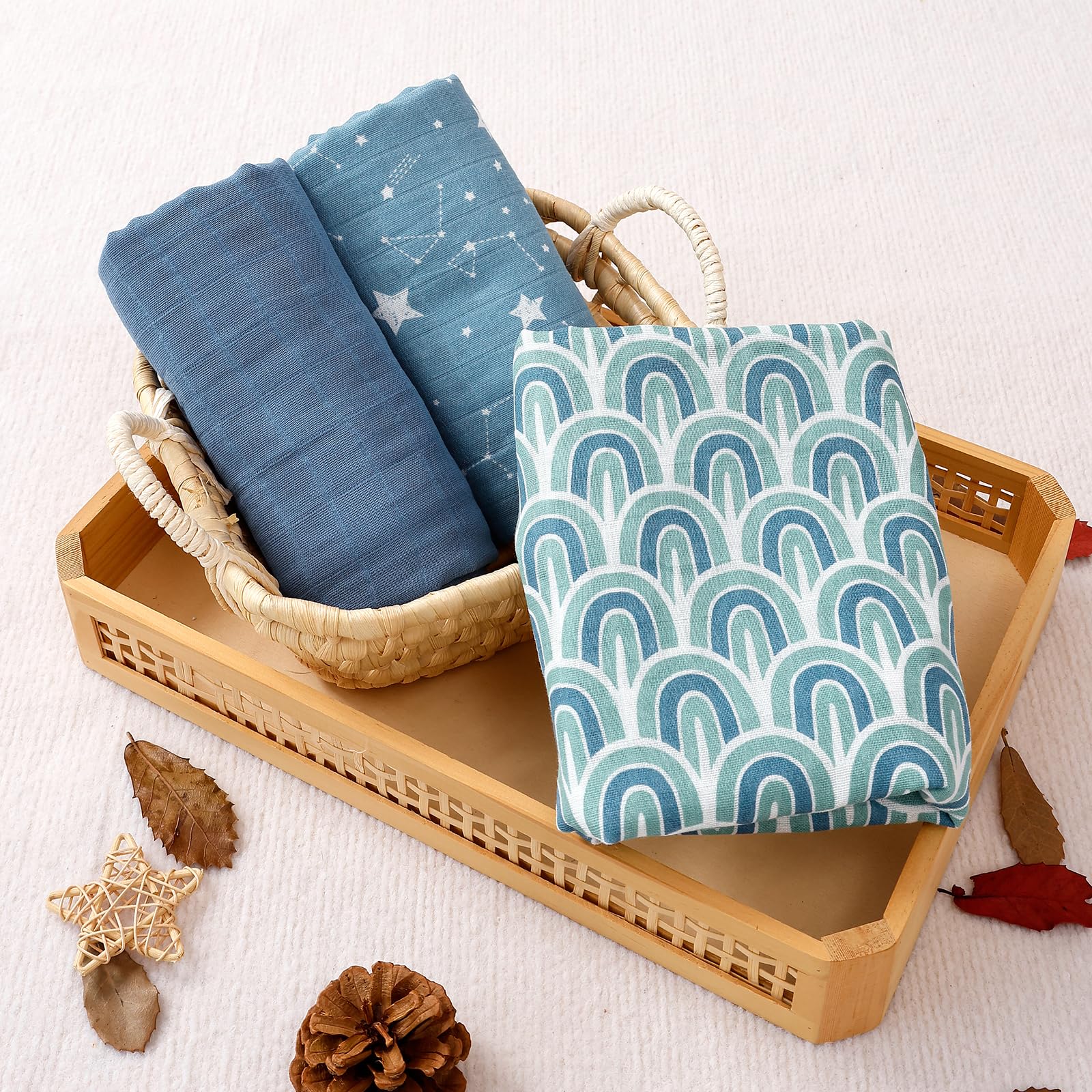 Happy Flute muslin blankets portable travel set blue, easy to pack for everyday family moments.