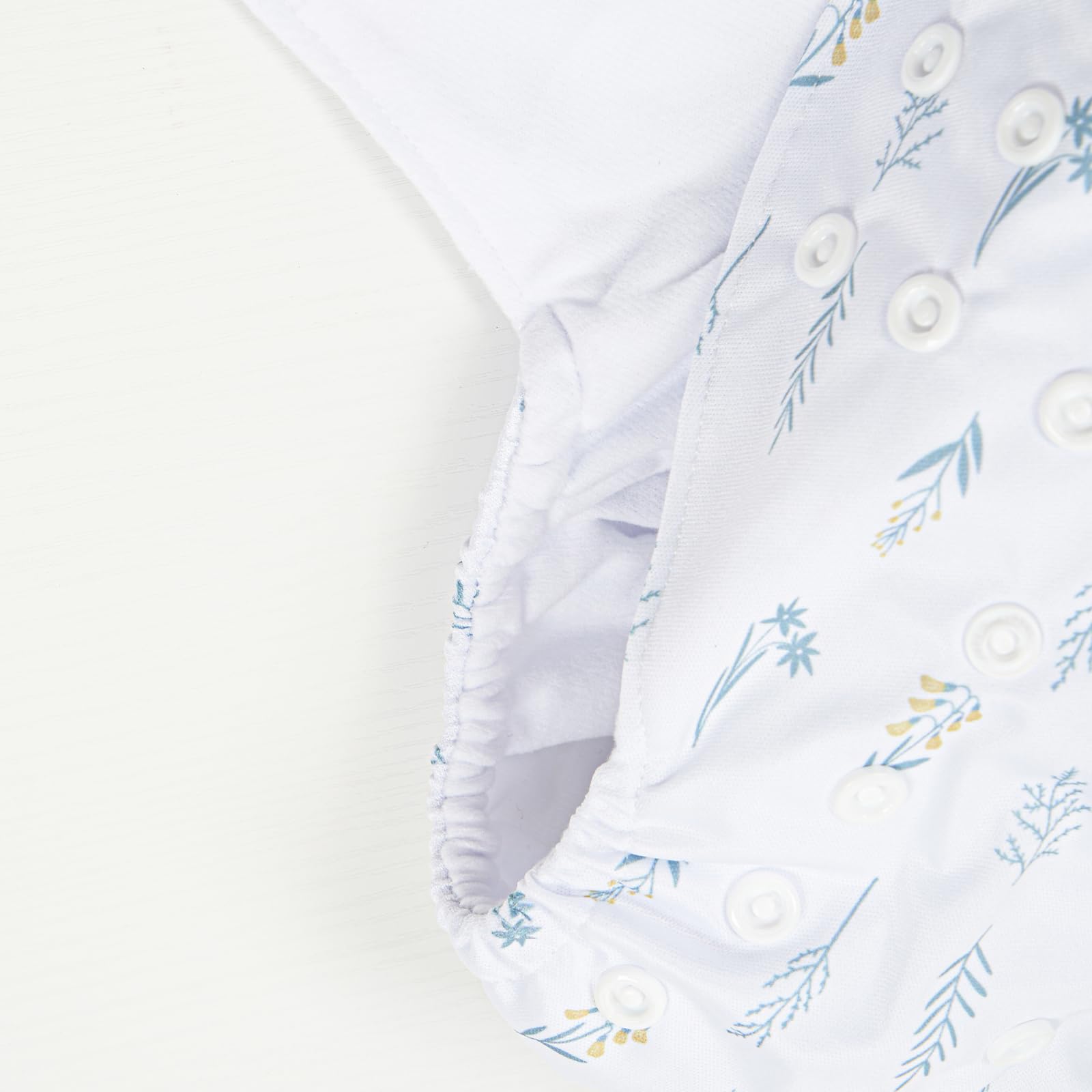 Happy Flute waterproof breathable TPU cover illustration emphasizes leak protection.