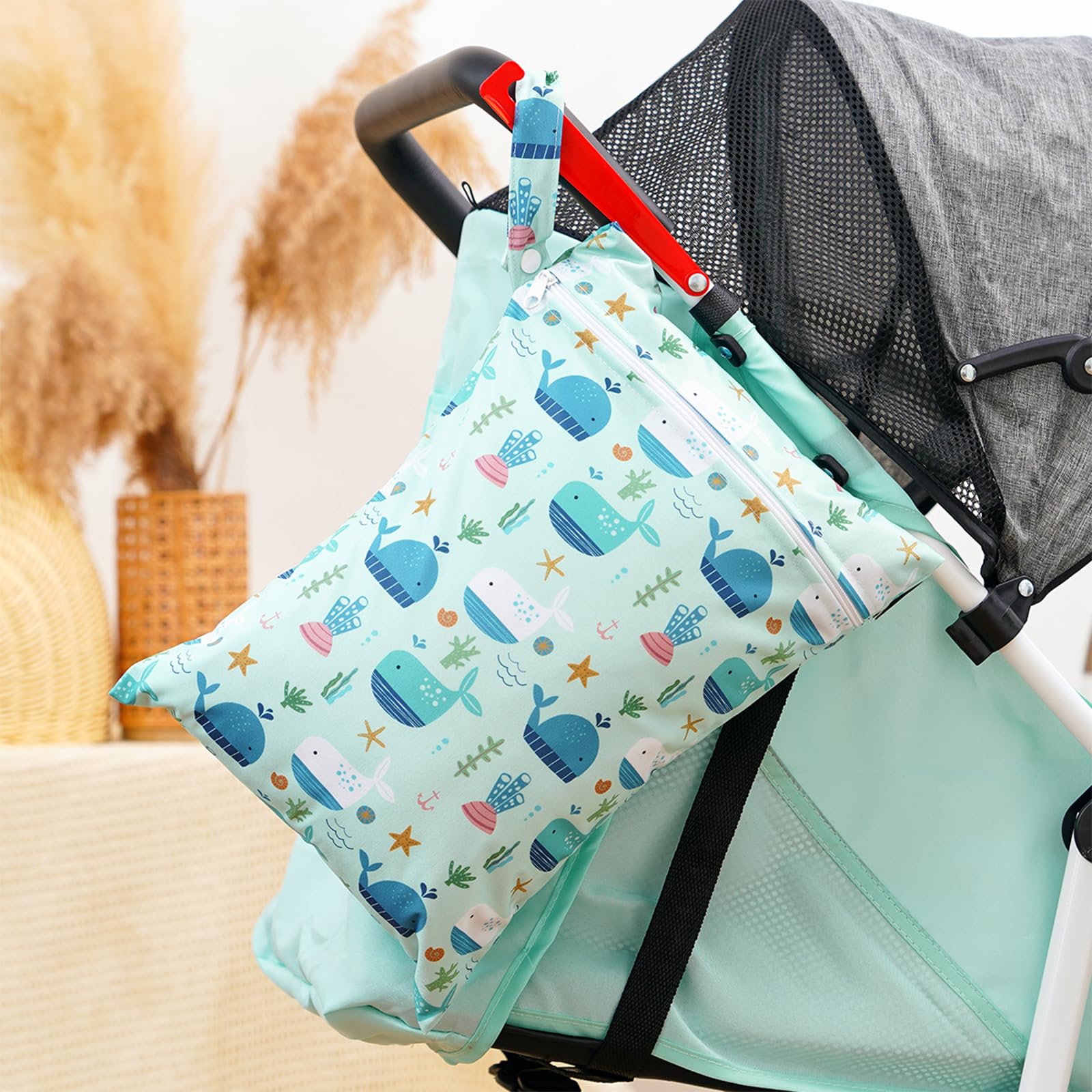 Happy Flute wet bag is versatile for toiletries, clothes, and swimwear, reducing mess.