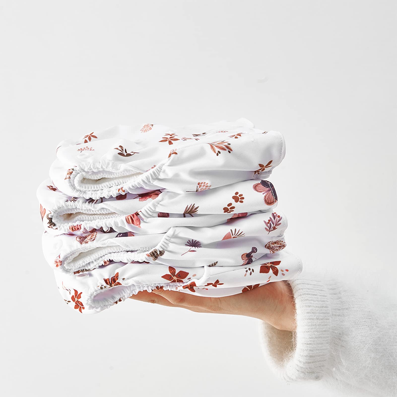 HappyFlute reusable pouch storage image shows versatile on-the-go organization.