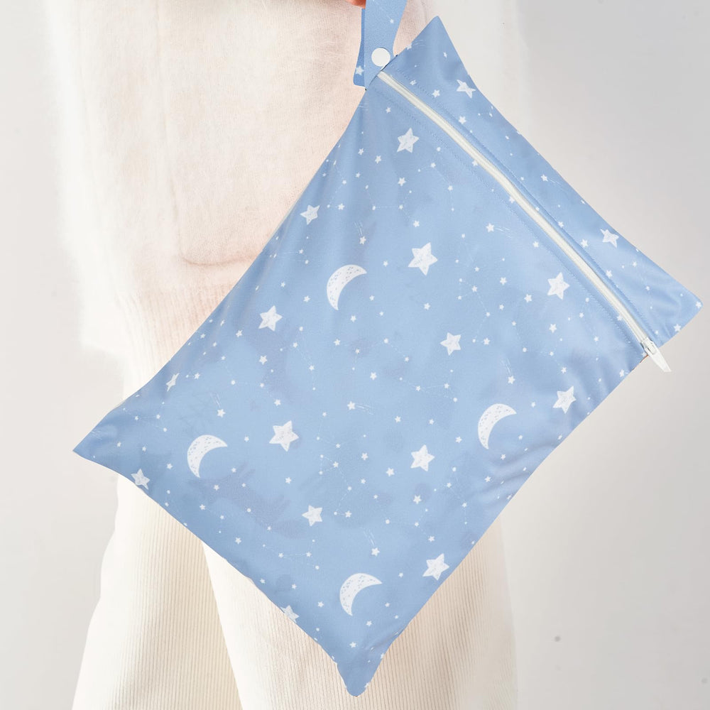 HappyFlute wet bag for travel stores soiled diapers discreetly and conveniently.
