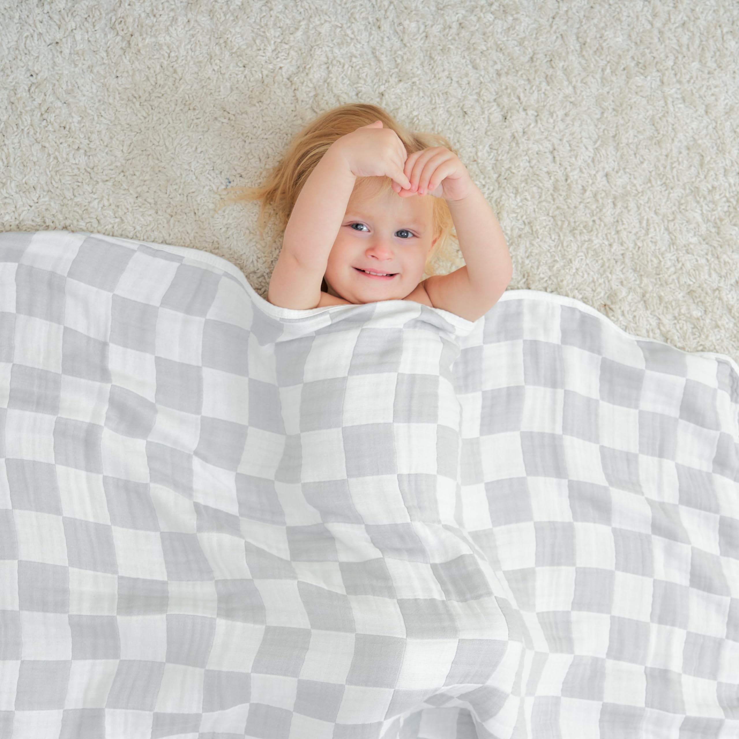 HardNok blanket close-up shows plush muslin texture for newborn skin comfort.