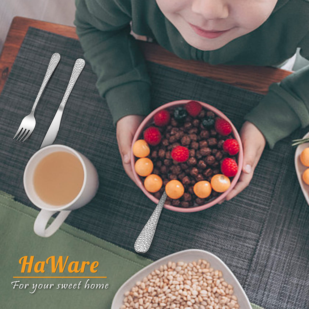 HaWare kid spoons with smooth surface promote safe, comfortable meals.