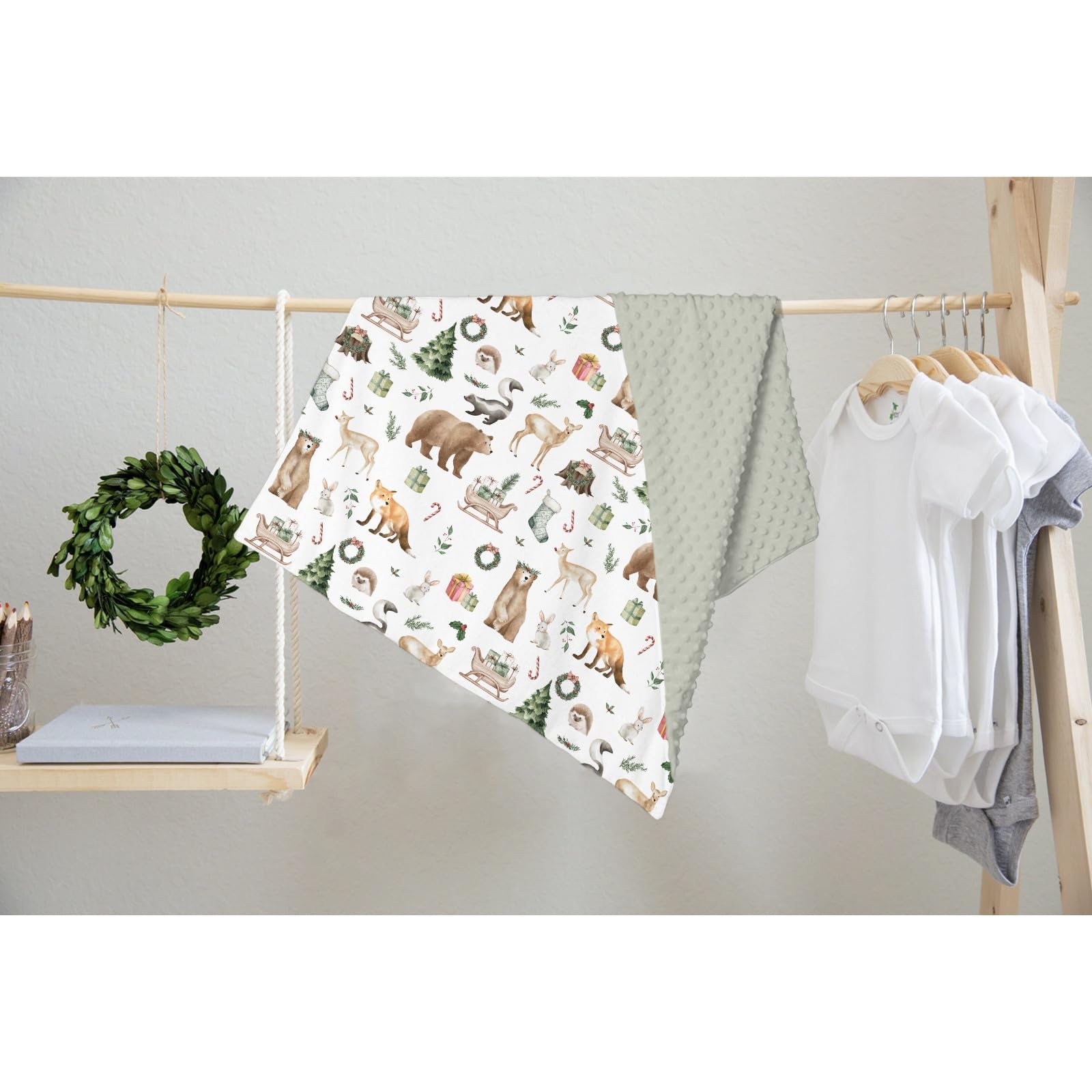 HawSkgFub machine-washable design keeps colors vibrant and fabric durable after washes
