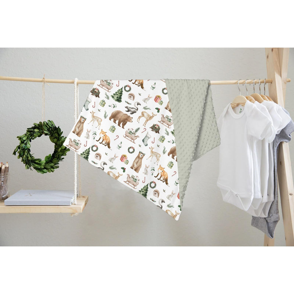 HawSkgFub machine-washable design keeps colors vibrant and fabric durable after washes
